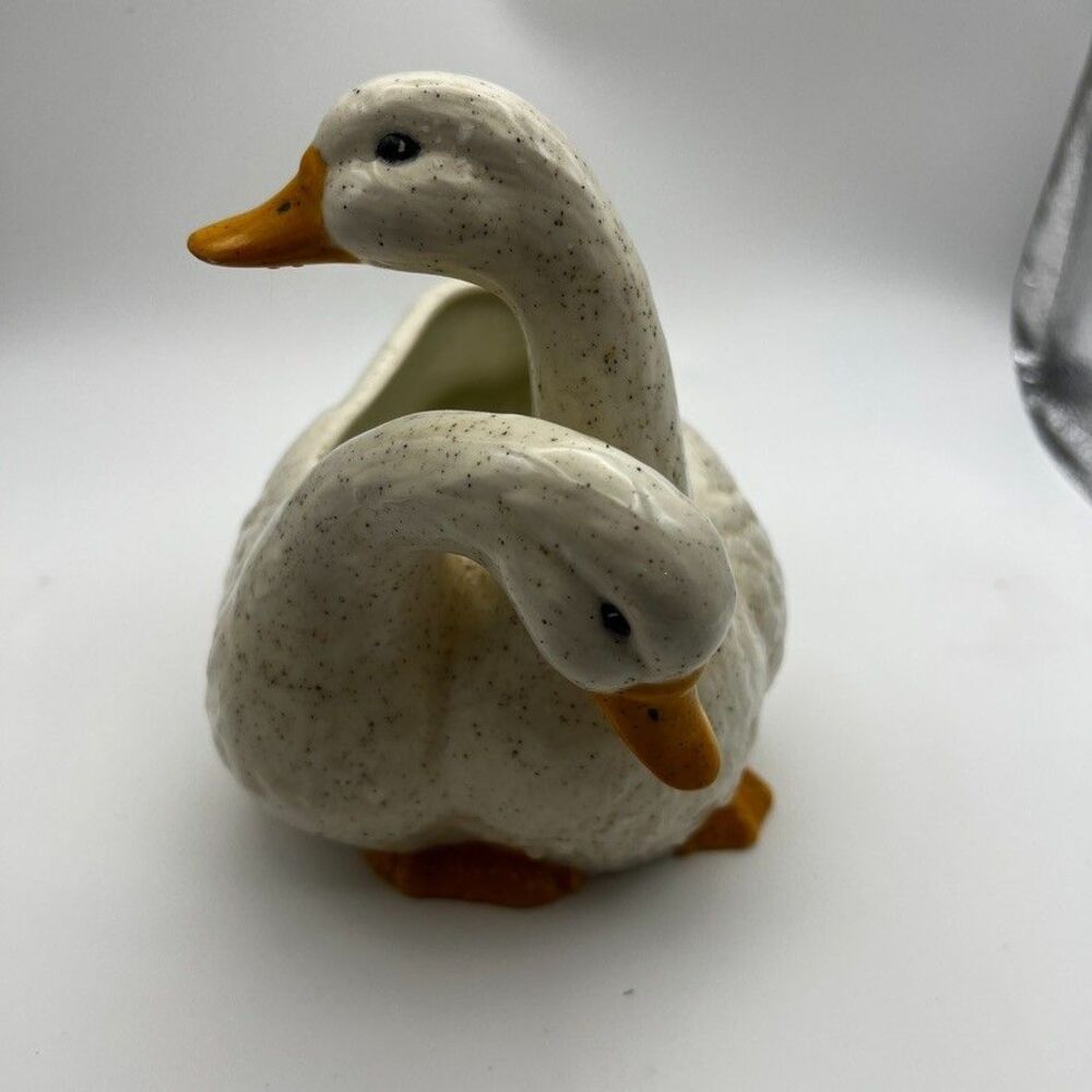 Vintage White Speckled Intertwined Goose Planter, Vase Floral - Picture 4 of 6